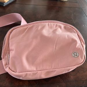 Lululemon Belt Bag pink pastel